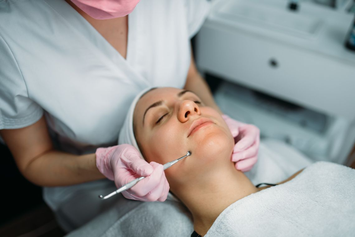 Todo lo que necesitas saber sobre cirugía estética facial: mitos, realidades y consideraciones importantes