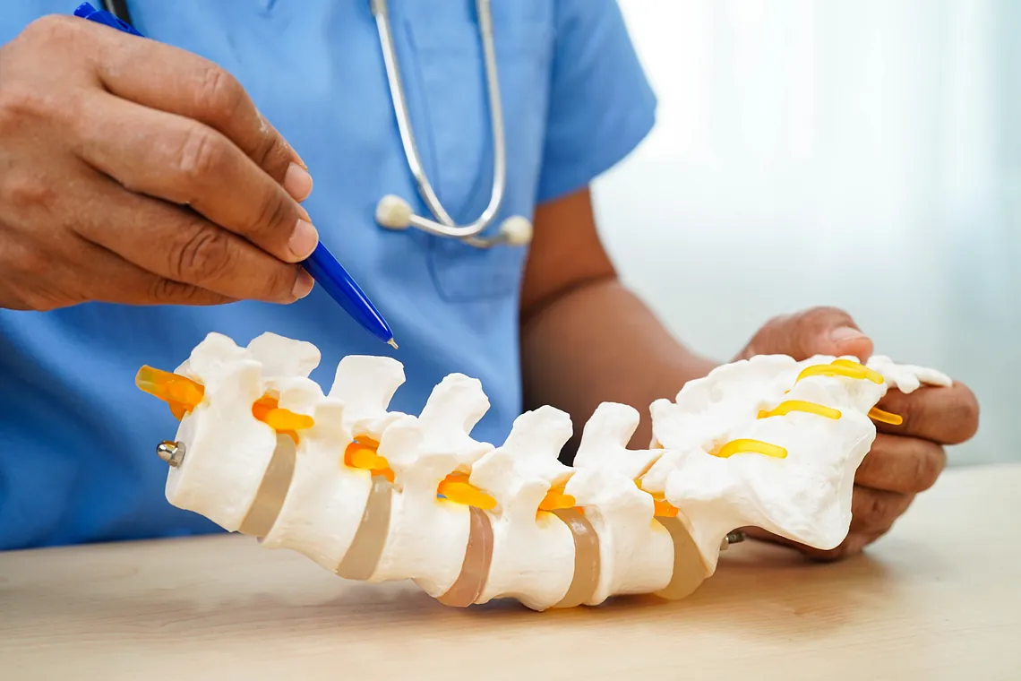 fractura columna vertebral